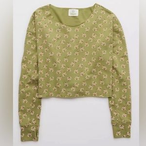 Offline by Aerie cropped green floral sweatshirt size Small